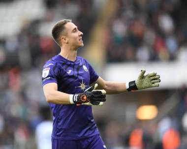 Swansea City 'den Steven Benda # 13, Swansea.com Stadyumu, Swansea.com, İngiltere, 8 Ekim 202' de oynanan Swansea City - Sunderland maçında son düdüğü çaldı.