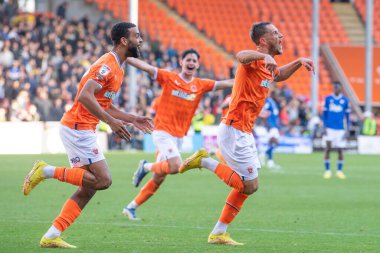 Blackpool 'dan Jerry Yates 8 Ekim 202' de Bloomfield Road, Blackpool 'da oynanan Blackpool-Watford maçında 3-1 kazanma golünü kutluyor.