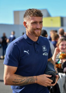 Plymouth Argyle defans oyuncusu Dan Scarr (6), 8 Ekim 202 tarihinde İngiltere 'nin Plymouth kentinde oynanan Sky Bet 1 karşılaşmasında sahaya çıktı.