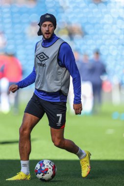 Maç öncesi ısınma maçında Luton Town 'dan Harry Cornick # 7, West Bromwich Albion Luton Town' a karşı The Hawthorns, West Bromwich, Birleşik Krallık, 8 Ekim 202
