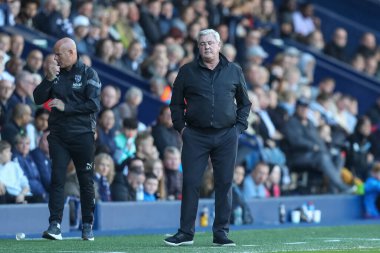West Bromwich Albion 'un yöneticisi Steve Bruce, West Bromwich Albion - Luton Town maçında üzgün görünüyor. The Hawthorns, West Bromwich, İngiltere, 8 Ekim 202