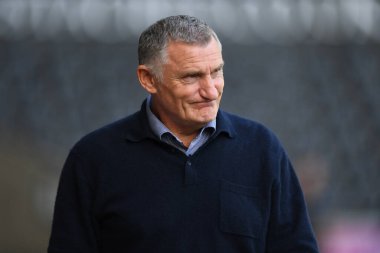Sunderland teknik direktörü Tony Mowbray, Swansea.com Stadyumu, 8 Ekim 202 'de Swansea.com Stadyumu' nda oynanan Swansea City-Sunderland maçında Swansea.com Stadyumu 'na geldi.