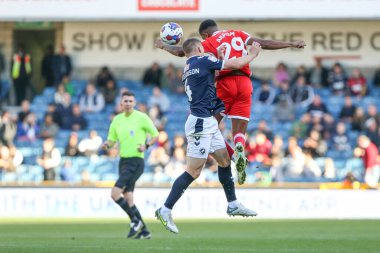 Middlesbrough 'dan Chuba Akpom # 29 numara 8 Ekim 202' de The Den, Londra 'da Millwall - Middlesbrough maçında Millwall # 4 Millwall maçında Shaun Hutchinson' dan bir maç kazandı.
