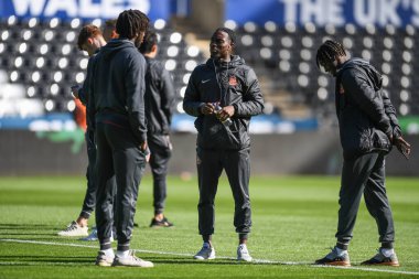Sunderland, Swansea.com Stadyumu, Swansea.com, İngiltere 'de 8 Ekim 202' de oynanan Sky Bet Şampiyonası maçında saha denetimi öncesi Swansea City ile Sunderland maçına çıktı.