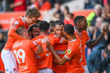 Blackpool 'dan Jerry Yates 8 Ekim 202' de Bloomfield Road, Blackpool 'da oynanan Blackpool-Watford maçında 3-1 kazanma golünü kutluyor.