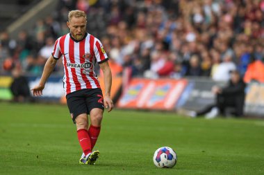 Sunderland 'dan Alex Pritchard # 21 Sunderland Sky Bet Şampiyonası maçında Swansea City Sunderland' a karşı Swansea.com Stadyumu, Swansea, Birleşik Krallık, 8 Ekim 202