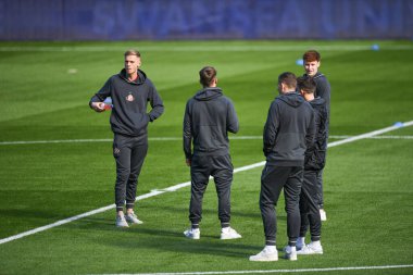 Sunderland, Swansea.com Stadyumu, Swansea.com, İngiltere 'de 8 Ekim 202' de oynanan Sky Bet Şampiyonası maçında saha denetimi öncesi Swansea City ile Sunderland maçına çıktı.