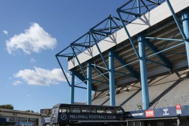 8 Ekim 202 'de Londra' daki The Den 'de Millwall ile Middlesbrough arasındaki Gökyüzü İddia Şampiyonası maçından önce stadyumun genel görünümü