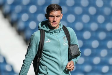 West Bromwich Albion 'dan Taylor Gardner-Hickman, West Bromwich Albion' a karşı Luton Town maçı öncesinde stadyuma geldi.