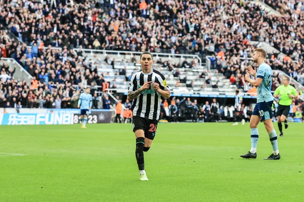 Miguel Almirn Del Newcastle United Celebra Suo Gol Durante Partita — Foto Stock
