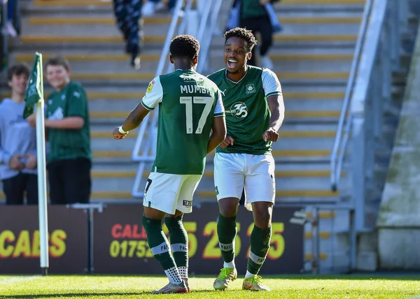 Goal Plymouth Argyle Full Back Bali Mumba Och Plymouth Argyle — Stockfoto