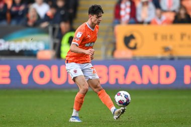Blackpool 'dan Charlie Patino topu kontrol ediyor. Blackpool, Watford' a karşı 8 Ekim 202 'de Bloomfield Road, Blackpool' da oynanan Sky Bet Şampiyonası maçında.