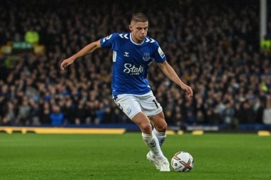 Everton 'dan Vitaliy Mykolenko # 19 Premier League maçında Everton, Manchester United' a karşı Goodison Park, Liverpool, İngiltere, 9 Ekim 202