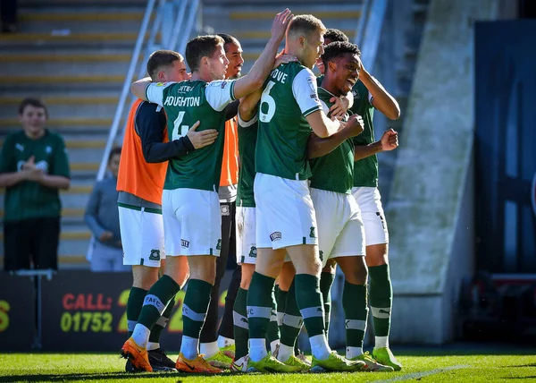 Bramka Plymouth Argyle Przodu Niall Ennis Świętuje Gola Kolegami Drużyny — Zdjęcie stockowe