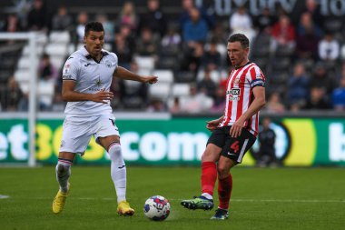 Sunderland 'dan Corry Evans # 4 Sky Bet Şampiyonası maçında Swansea City, Sunderland' a karşı Swansea.com Stadyumu, Swansea, Birleşik Krallık, 8 Ekim 202