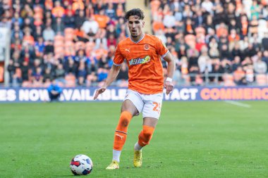 Blackpool 'dan Theo Corbeanu # 25, Blackpool' a karşı Blackpool Şampiyonası maçında, 8 Ekim 202 'de, Bloomfield Road, Blackpool' da,
