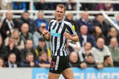 Newcastle United 'dan Dan Burn # 33 Premier League maçı sırasında Newcastle United, Brentford' a karşı St. James 's Park, Newcastle, İngiltere, 8 Ekim 202