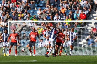 West Bromwich Albion 'dan Matt Phillips' in 8 Ekim 202 'de The Hawthorns, West Bromwich, İngiltere' de oynanan West Bromwich Albion-Luton maçında gol atma şansı var.