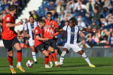 West Bromwich Albion 'dan Brandon Thomas-Asante 8 Ekim 202' de The Hawthorns, West Bromwich, İngiltere 'de West Bromwich Albion-Luton Town maçında maç yapıyor.