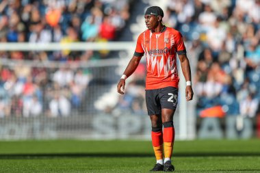 Gök Bahis Şampiyonası 'nda Luton Town' dan Amarii Bell # 29 Batı Bromwich Albion 'a karşı The Hawthorns, West Bromwich, İngiltere, 8 Ekim 2022
