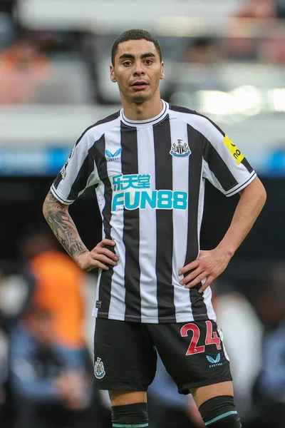 Newcastle United 'dan Miguel Almirn # 24 Premier League maçı sırasında Newcastle United ile Brentford, St. James' s Park, Newcastle, İngiltere, 8 Ekim 2022