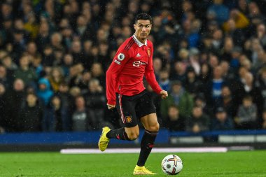 Manchester United 'dan Cristiano Ronaldo, 9 Ekim 202' de Goodison Park, Liverpool 'da oynanan Premier League maçında topu kırdı.