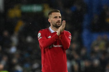 Manchester United takımının 23 numaralı oyuncusu, 9 Ekim 202 'de Goodison Park, Liverpool' da oynanan Premier League maçında Everton ve Manchester United 'ı alkışlıyor.