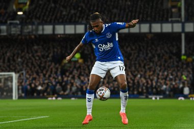 Everton 'dan Alex Iwobi # 17 Premier League maçında Everton, Manchester United' a karşı Goodison Park, Liverpool, İngiltere, 9 Ekim 202