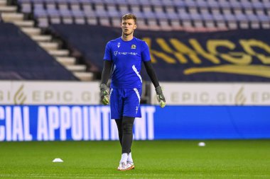 Blackburn Rovers 'dan Joe Hilton, 11 Ekim 202' de Wigan Atletizm ve Blackburn Rovers arasındaki maç öncesi ısınma maçında Wigan Athletic 'e karşı Wigan Stadyumu, Wigan, İngiltere
