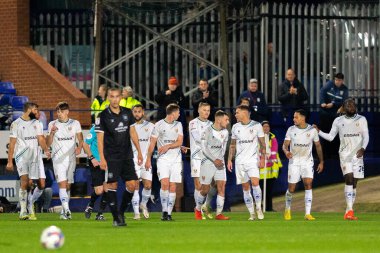 Tranmere Rovers 'ın 20 numaralı oyuncusu Elliott Nevitt, 14 Ekim 202' de İngiltere, Birkenhead 'deki Prenton Park' ta oynanan Sky Bet 2 karşılaşmasında 3-0 kazanma hedefini kutluyor.