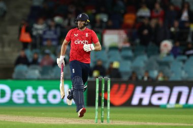 İngiliz David Malan, 3 Avustralya serisinden 3 'ü Manuka Oval, Canberra, Avustralya, 14 Ekim 202' de İngiltere 'ye karşı Dettol T20I Serisi' nde koşuyor.