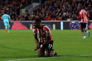 Brentford 'dan Ivan Toney # 17 Premier League maçında Brentford, Brighton ve Hove Albion' a karşı Brentford Community Stadyumu, Londra, İngiltere, 14 Ekim 202