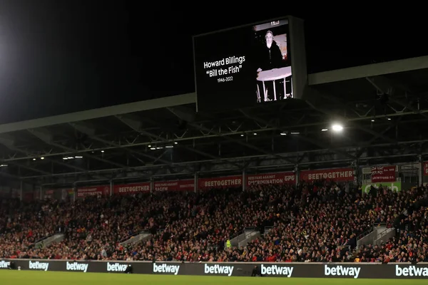 Fans Hedrer Howard Billings Som Nylig Gikk Bort Premier League – stockfoto
