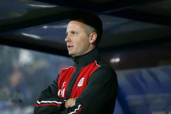 Alex Morris Manager Crewe Alexandra Guarda Durante Partita Sky Bet — Foto Stock