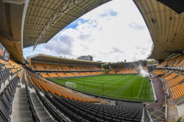 Molineux Stadyumu 'nun genel manzarası, Wolverhampton Wanderers F.C. Premier Lig maçında Wolverhampton Wanderers Nottingham Ormanı' na karşı Molineux, Wolverhampton, Birleşik Krallık, 15 Ekim 202