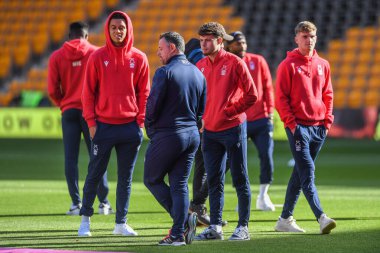 Nottingham Ormanı Premier Lig maçında saha denetimi öncesi Wolverhampton Wanderers, Nottingham Ormanı 'na karşı Molineux, Wolverhampton, İngiltere, 15 Ekim 202