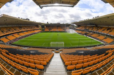 Molineux Stadyumu 'nun genel manzarası, Wolverhampton Wanderers F.C. Premier Lig maçında Wolverhampton Wanderers Nottingham Ormanı' na karşı Molineux, Wolverhampton, Birleşik Krallık, 15 Ekim 202