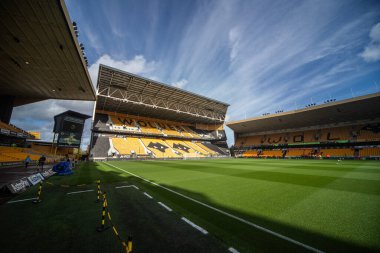 Molineux 'nun Premier Lig maçından önceki genel görünümü Wolverhampton Wanderers, Molineux, Wolverhampton, İngiltere' de Nottingham Ormanı 'na karşı 15 Ekim 202