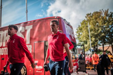 Nottingham Ormanı 'ndan Harry Toffolo Premier League maçından önce Molineux, Wolverhampton, Birleşik Krallık' ta Wolverhampton Wanderers - Nottingham Ormanı maçına geliyor.