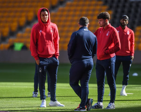 Nottingham Forest 'tan Neco Williams # 7 ve Brennan Johnson # 20 Premier League maçı sırasında Nottingham Forest # 20 Molineux, Wolverhampton, Birleşik Krallık' ta Wolverhampton Wanderers - Nottingham Forest maçında