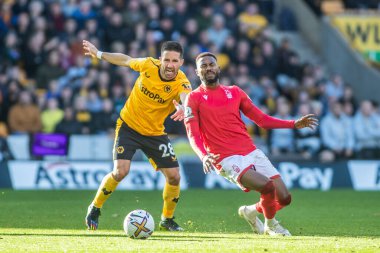 Nottingham Ormanından Emmanuel Dennis # 25 Premier League maçında Wolverhampton Wanderers - Nottingham Ormanı - Molineux, Wolverhampton, Birleşik Krallık, 15 Ekim 202