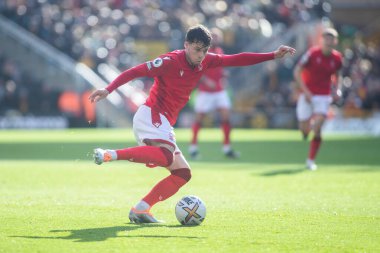 Nottingham Ormanı 'ndan Neco Williams # 7 Premier League maçı sırasında Molineux, Wolverhampton, İngiltere' de oynanan Wolverhampton Wanderers - Nottingham Forest maçında öne geçmek istiyor.