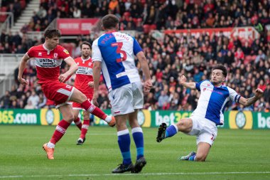 Middlesbrough 'dan 17 numaralı Paddy McNair şutunu atıyor ama 15 Ekim 202' de Riverside Stadyumu, Middlesbrough, Birleşik Krallık 'ta oynanan Middlesbrough-Blackburn maçında hedefi şaşırdı.