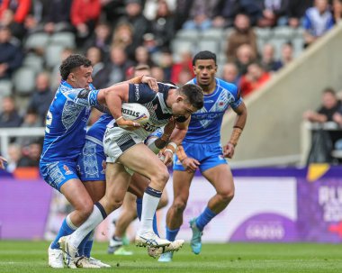 İngiltere 'den Victor Radley, Rugby Ligi Dünya Kupası 2021 karşılaşmasında İngiltere ile Samoa arasında 15 Ekim 202' de St. James 's Park, Newcastle, İngiltere' de oynanacak.