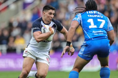 İngiltere 'den Victor Radley, Rugby Ligi Dünya Kupası 2021 karşılaşmasında İngiltere ile Samoa arasında 15 Ekim 202' de St. James 's Park, Newcastle, İngiltere' de oynanacak.