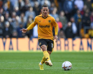 Wolverhampton Wanderers 'ın Premier League maçı sırasında Daniel Podence # 10 Molineux, Wolverhampton, Birleşik Krallık' ta Wolverhampton Wanderers - Nottingham Forest maçı, 15 Ekim 202