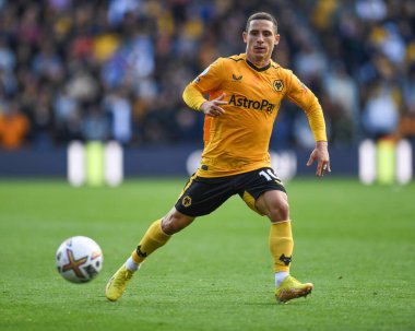 Wolverhampton Wanderers 'ın Premier League maçı sırasında Daniel Podence # 10 Molineux, Wolverhampton, Birleşik Krallık' ta Wolverhampton Wanderers - Nottingham Forest maçı, 15 Ekim 202