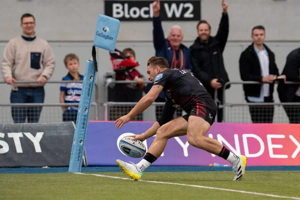 10月15日 イギリスのロンドンにあるStonex Stadium Londonで行われたギャラガープレミアマッチ Saracens Bath Rugby サラセン人のアレックス レビントン 11がトライを決めた — ストック写真