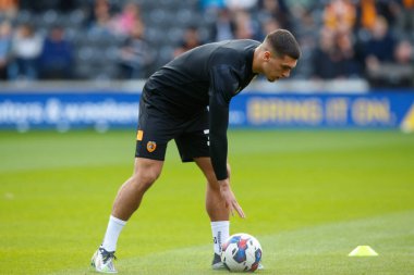 Hull City 'den Xavier Simons # 35, Hull City maçından önce ısınıyor Hull City, MKM Stadyumu' nda Birmingham City 'ye karşı, 16 Ekim 202