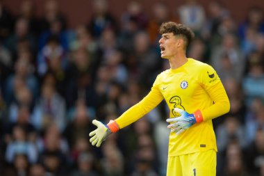 Chelsea 'den Kepa Arrizabalaga # 1 Premier Lig maçında takımına talimat verir Aston Villa Chelsea' ye karşı Villa Park, Birmingham, İngiltere, 16 Ekim 202